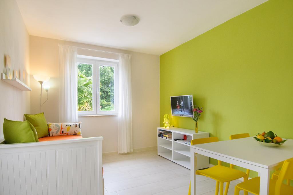 Studio And Apartment Nadia With Garden Poreč Exterior foto
